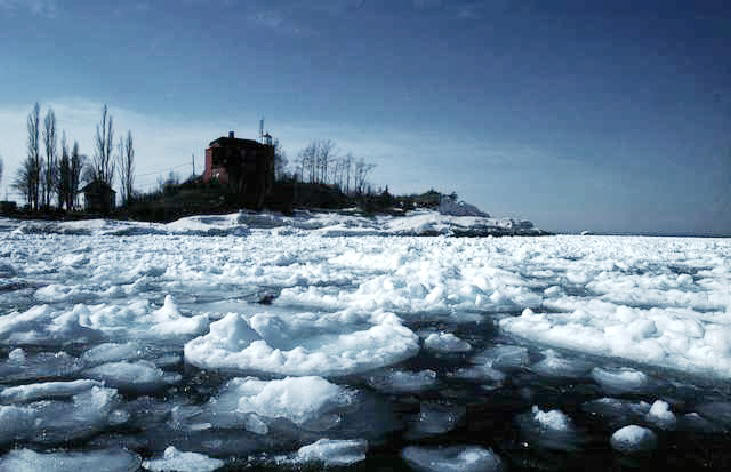 Man Dies in Icy Delaware River